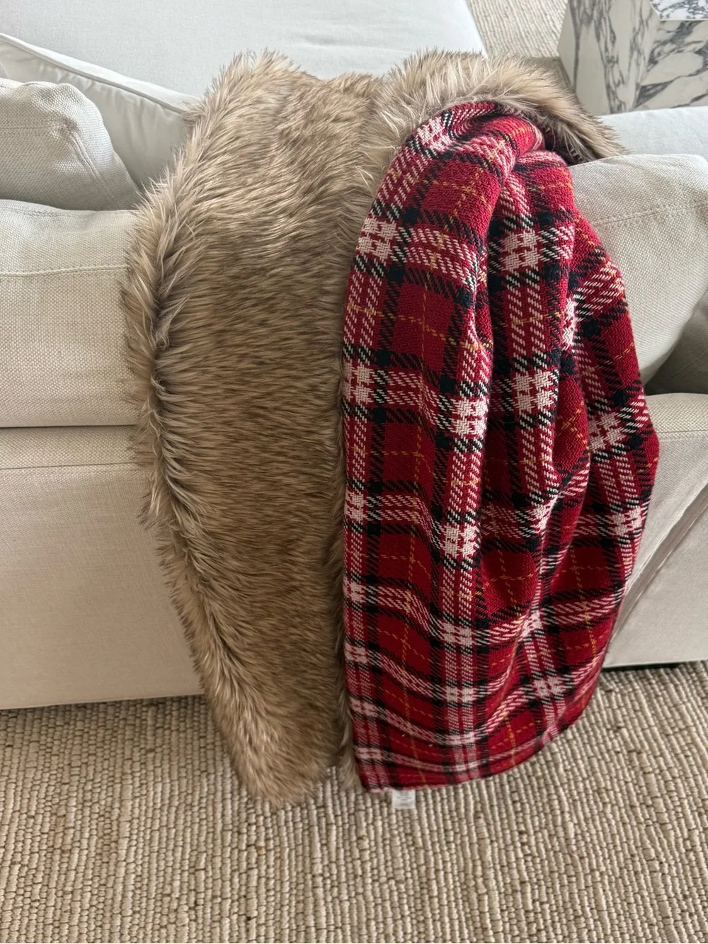 Pottery Barn Stewart Plaid Faux Fur Back Throw Blanket Red Tartan Holiday 50x60